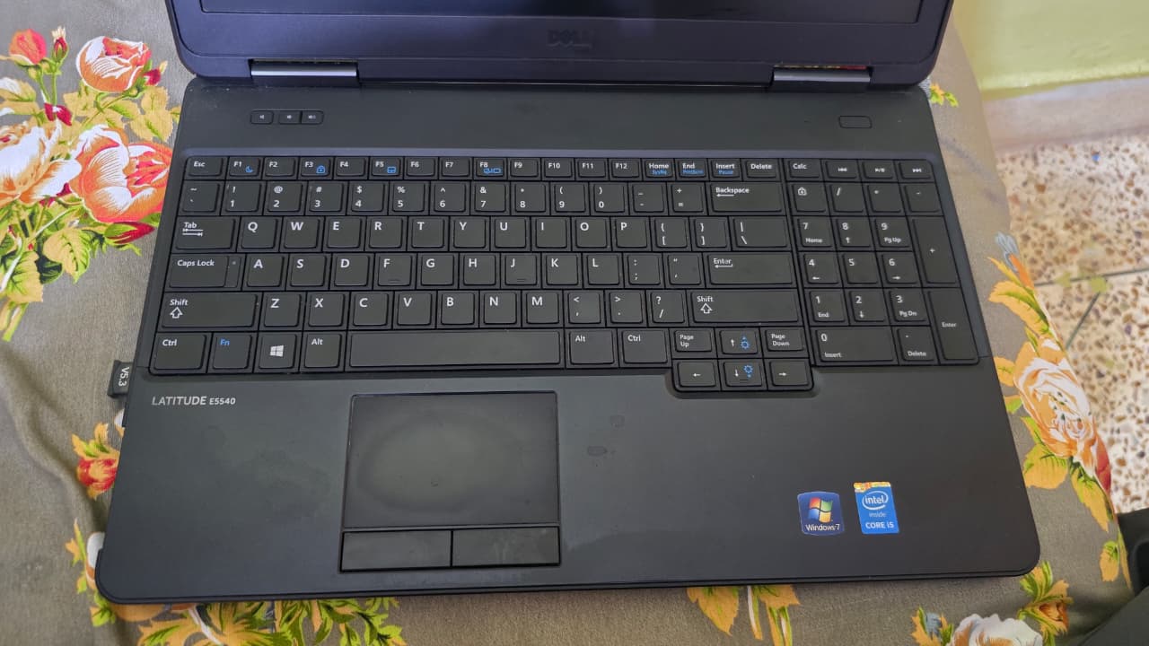 Dell Latitude E5540 - Image 2