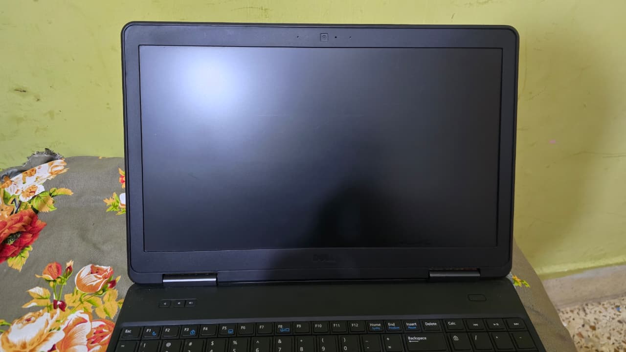 Dell Latitude E5540 - Image 4